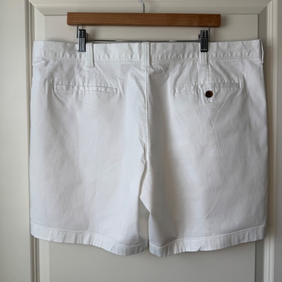 J.Crew Men's 7" flex chino short - Size 40 - Picture 3 of 5